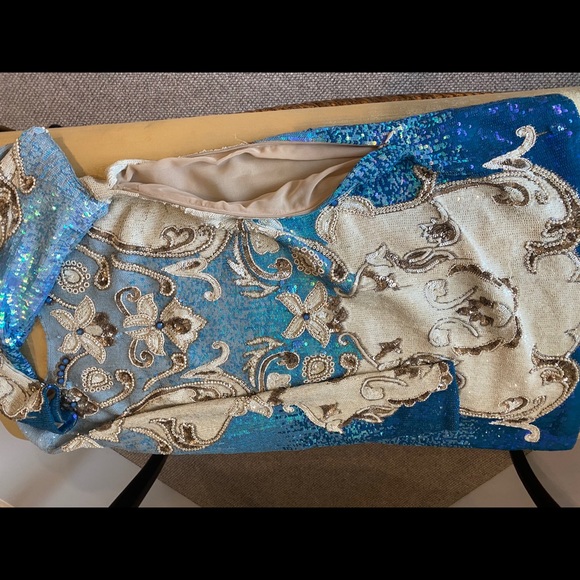 Thread & Needles Sequin Backless Cocktail Dress - Picture 7 of 8